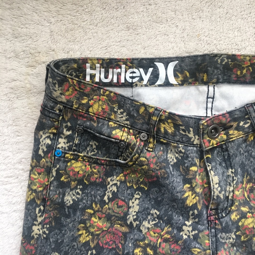 HURLEY Floral Print Shorts